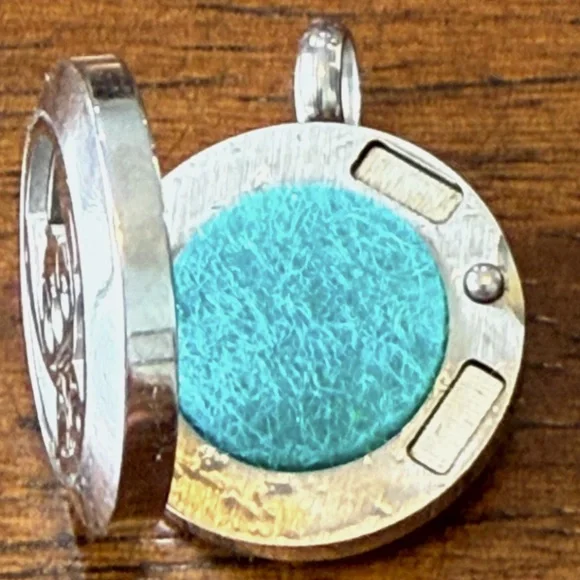 Jewelry Pendant Necklace Locket Charm Stitch Lilo Handmade FREE SHIP & CHAIN - Picture 2 of 2